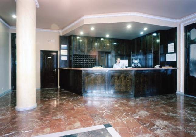 Precio mínimo garantizado para Balneario de Archena Hotel León. El entorno más romántico con los mejores precios de Murcia